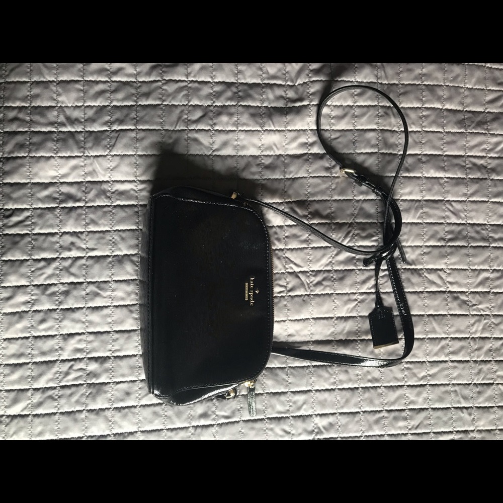 Functional  black Kate spade crossover bag